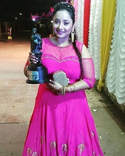 Rani Chatterjee with Best Actress Award
