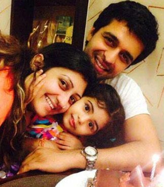 Sachin Shroff with Juhi Parmar and his daughter