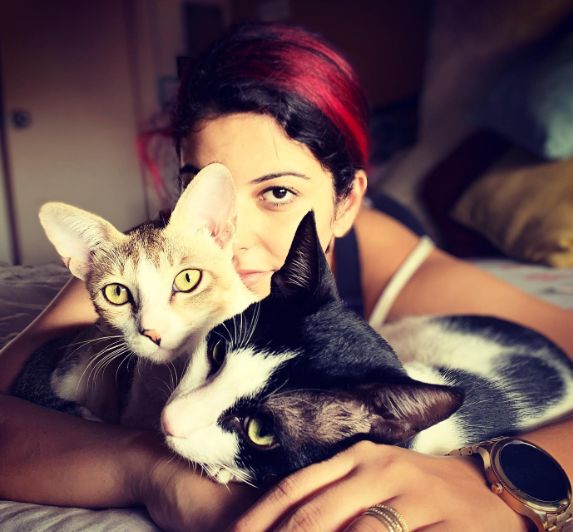 Saloni Khanna with her pet cats