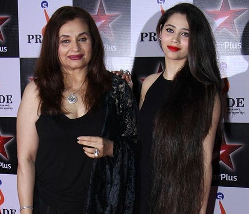 Sasha Agha with her mother, Salma Agha