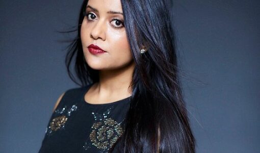 Singer and Dancer Amruta Fadnavis Wife of CM of Maharashtra