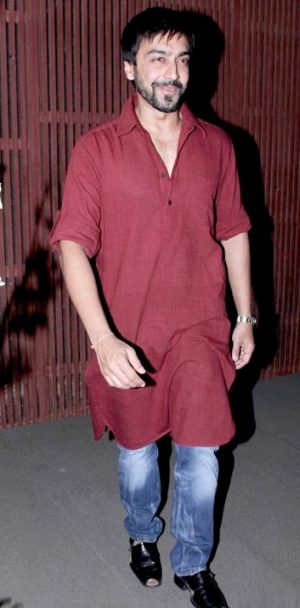 Aashish Chaudhary Age, Girlfriend, Wife, Family, Biography & More