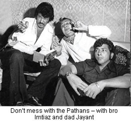 Amjad Khan With His Father (Centre) and Brother Imtiaz