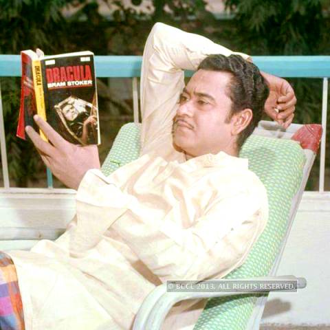 Kishore Kumar reading Novels