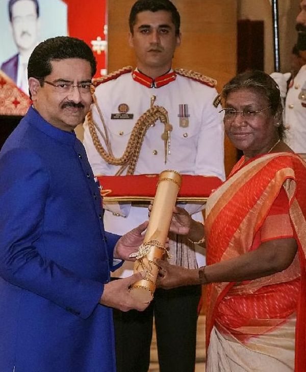 Kumar Mangalam Birla received Padma Bhushan from President Droupadi Murmu in March 2023