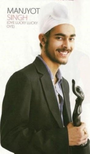 Manjot Singh with his award