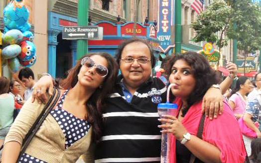 Rakesh Bedi with his daughters