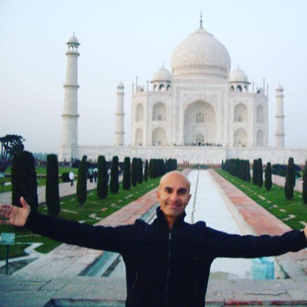 Robin Sharma visits Taj Mahal