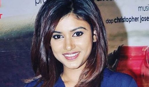 Oviya