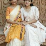 Ayesha Kaduskar with mother