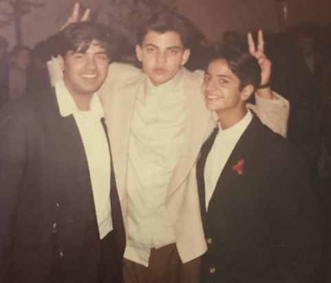 Cyrus Sahukar (centre) with his friends