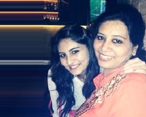 Vedika Bhandari with her mother