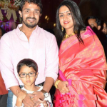 Vijay Raghavendra with his wife and son