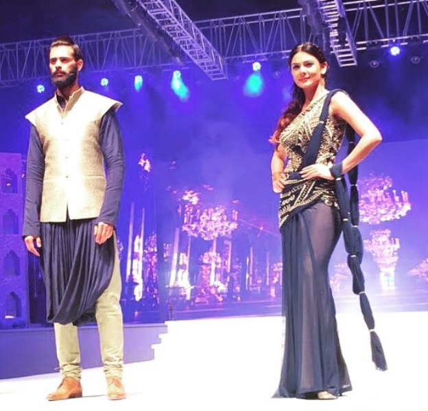 Aanchal Kumar walking the ramp at Delna Poonawalla’s fashion show in 2016