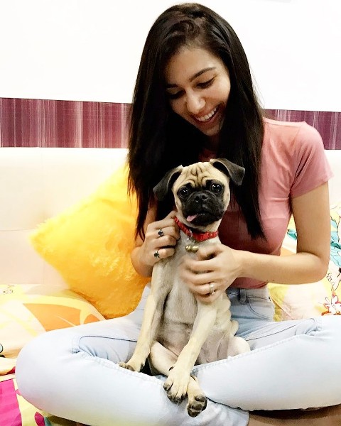Palak Purswani with her pet dog