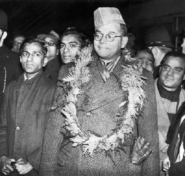 A photo of Subhas Chandra Bose taken after he won the elections in Calcutta