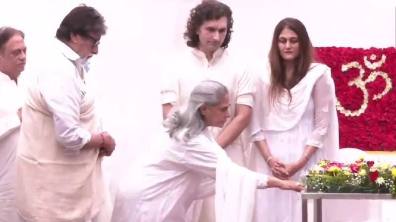 Amitabh Bachchan, his wife Jaya Bachchan paid tribute to Pandit Shivkumar Sharma