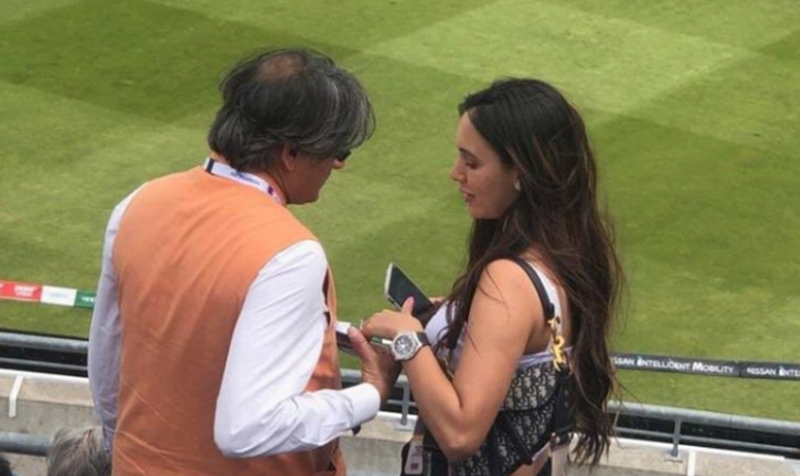 Deana Uppal with Shashi Tharoor during India VS England match in ICC Men's T20 World Cup 2022
