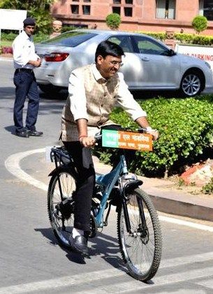 Mansukh Mandaviya riding his bicycle to the Parliament for oath-taking ceremony in 2019