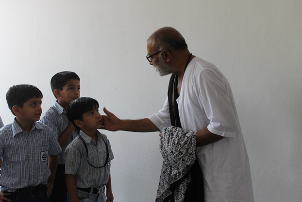 Morari Bapu's Visiting the School