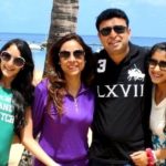 Kanikka Kapur with her parents and sister Karishma Kapur
