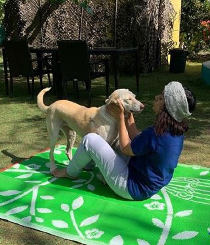 Rajshri Deshpande With Her Pet Dog
