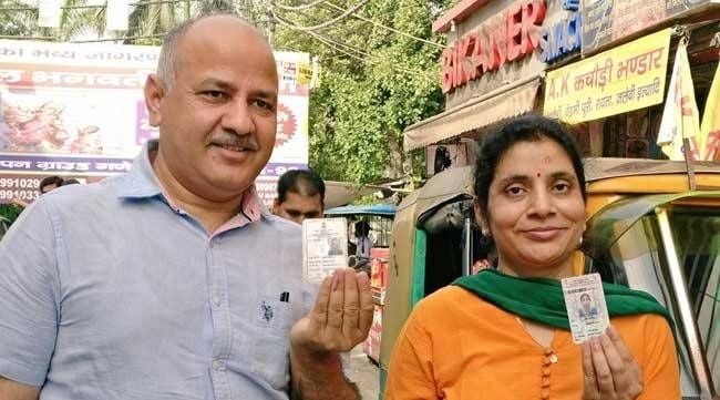 Manish Sisodia With His Wife