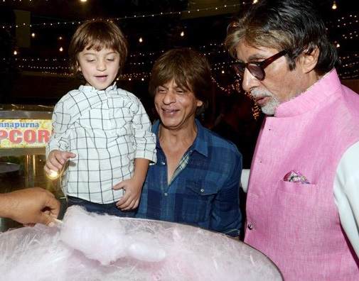 AbRam Khan cu tatăl său și Amitabh Bachchan