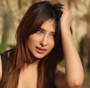Mahira Sharma Age, Boyfriend, Family, Biography » StarsUnfolded
