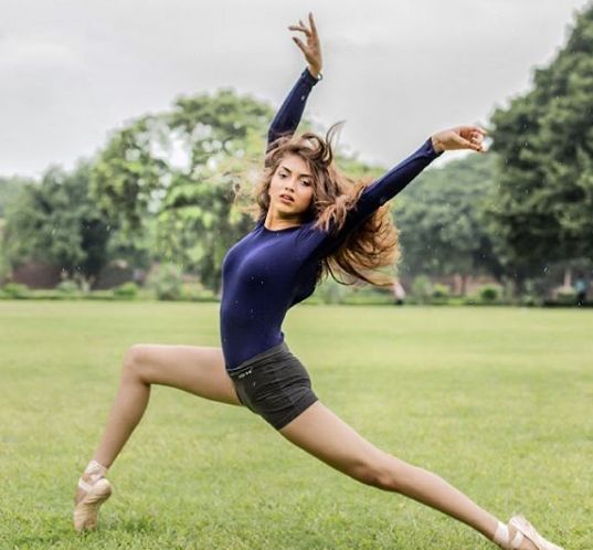 Shruti Sinha Doing Ballerina