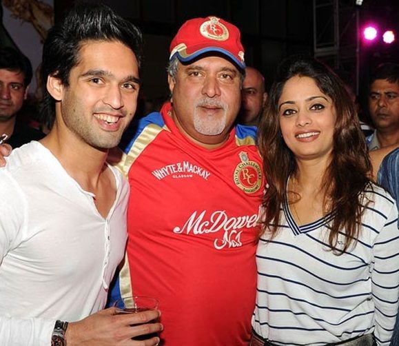 Vijay Mallya com Pinky Lalwani e Siddharth Mallya