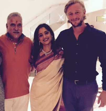  Vijay Mallya med Pinky Lalvani