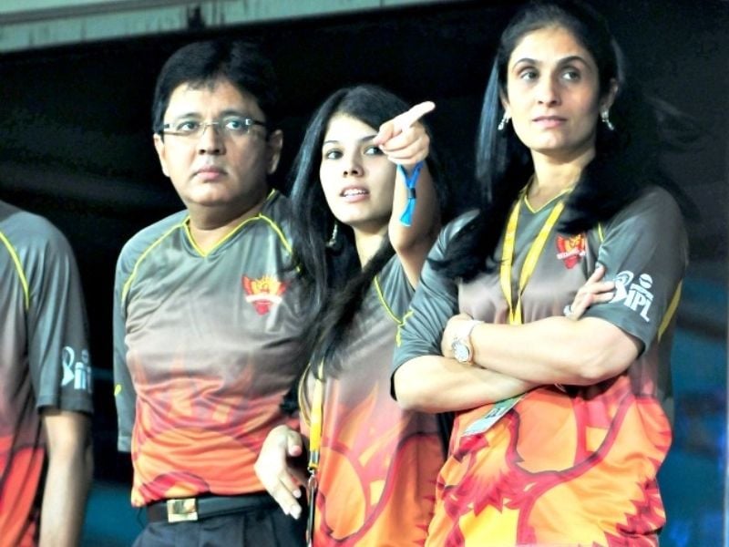 Sunrisers Hyderabad Owner Kalanithi Maran With His Wife And Daughter (Centre)