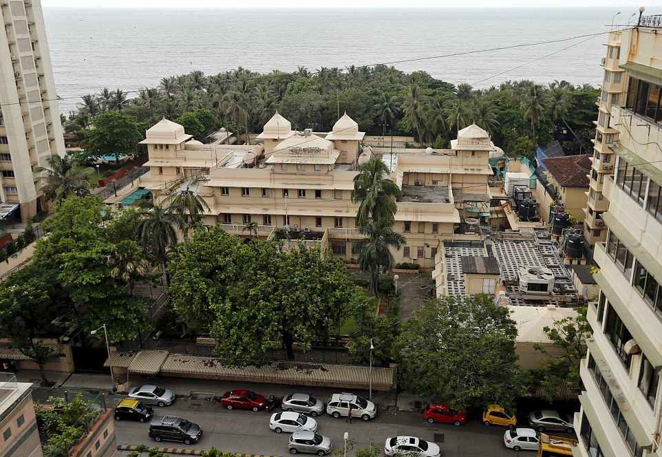 Natasha Poonawalla's Father-In-Law Cyrus Poonawalla Purchased Old Maharaja's Mansion In Mumbai