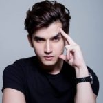 Paras Kalnawat Height, Age, Girlfriend, Family, Biography & More