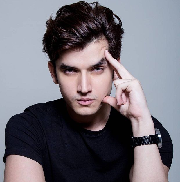 Paras Kalnawat Height, Age, Girlfriend, Family, Biography & More