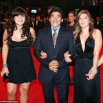 Diego Maradona with his two daughters (Giannina on the left and Dalman on the right)