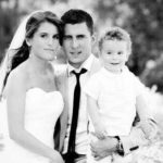 Eden Hazard bersama istri dan putranya Yannis
