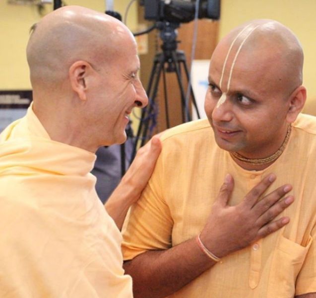 Gaur Gopal Das with his guru Radhanath Swami