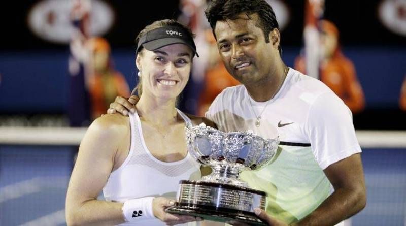 Leander Paes and Martina Hingis in the semi-final of the Australian Open mixed doubles