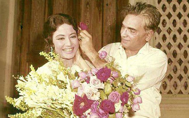 Meena Kumari Age Death Cause Husband Affairs Children Family 