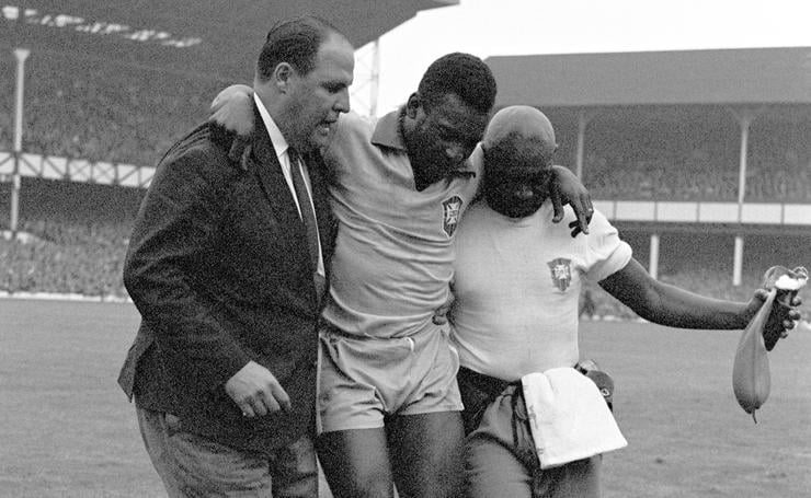 Pele injured in 1966 World Cup