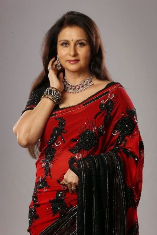 Poonam Dhillon Height, Weight, Age, Boyfriend, Family, Biography, Facts