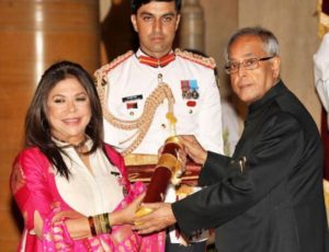 Ritu Kumar receiving Padma Shri Award