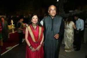 Ritu Kumar with her Husband