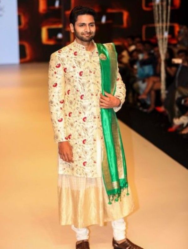 Vaibhav Tatwawadi on the stage of Pune Times Fashion Week