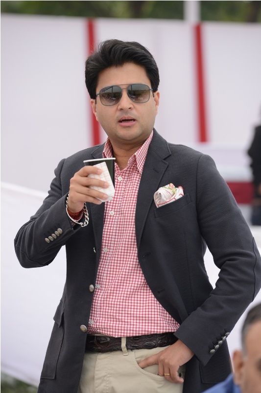 Jyotiraditya Scindia Age, Caste, Wife, Children, Family, Biography ...