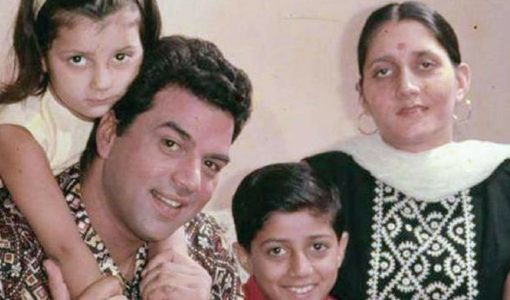 Parkash Kaur with Dharmendra and children