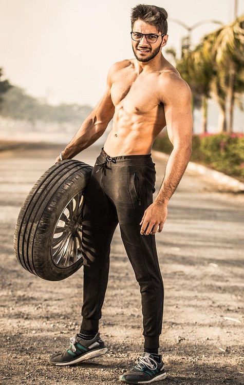 Udit Kapur (Fitness Model) Height, Age, Girlfriend, Biography & More ...