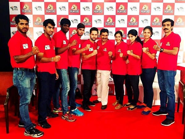 Parupalli Kashyap with other 'Hyderabad Hunters' team members